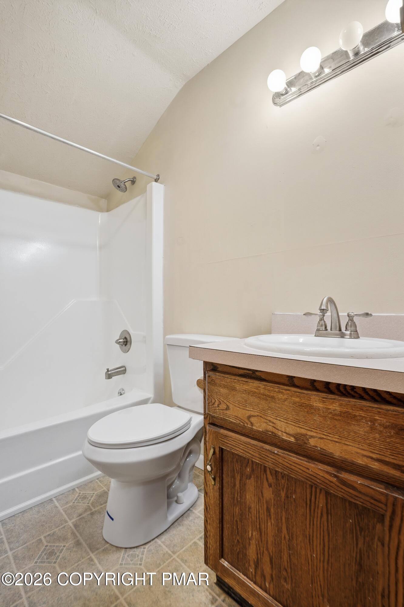107 Morris Place Bushkill, PA 18324 - Photo 34 of 52 Bathroom