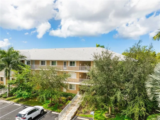 $3,800 | 3001 Sandpiper Bay Circle, Unit B105, Naples, FL 34112
