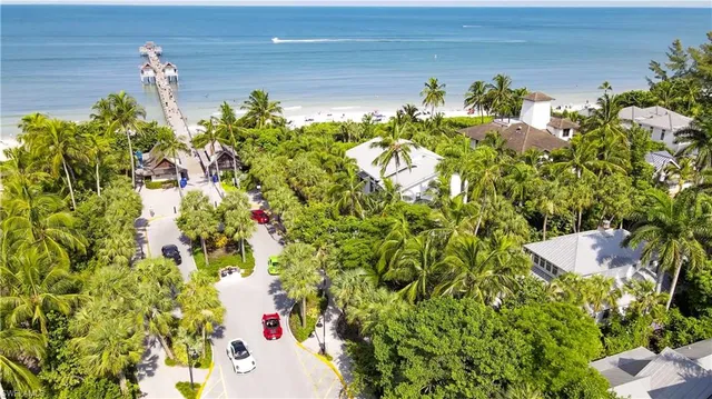 $3,800 | 3001 Sandpiper Bay Circle, Unit B105, Naples, FL 34112