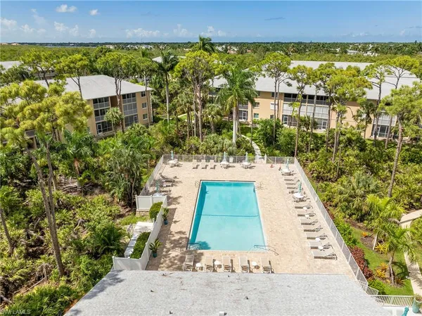 $3,800 | 3001 Sandpiper Bay Circle, Unit B105, Naples, FL 34112