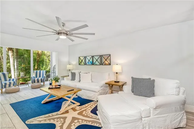 $3,800 | 3001 Sandpiper Bay Circle, Unit B105, Naples, FL 34112