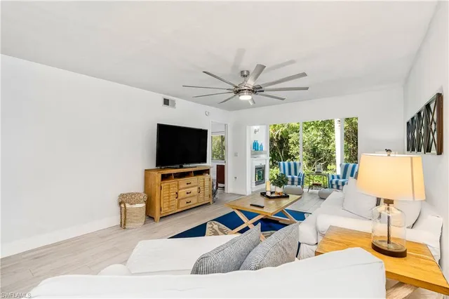 $3,800 | 3001 Sandpiper Bay Circle, Unit B105, Naples, FL 34112