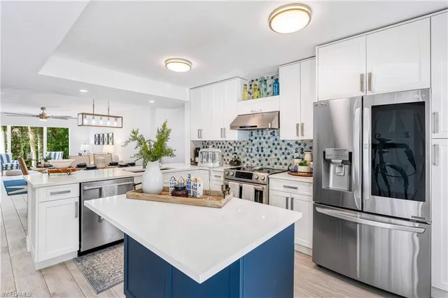 $3,800 | 3001 Sandpiper Bay Circle, Unit B105, Naples, FL 34112