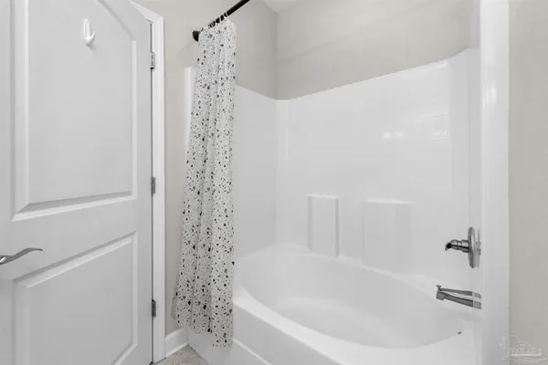$2,200 | 3514 Mossy Oak Villas Circle, Pensacola, FL 32514