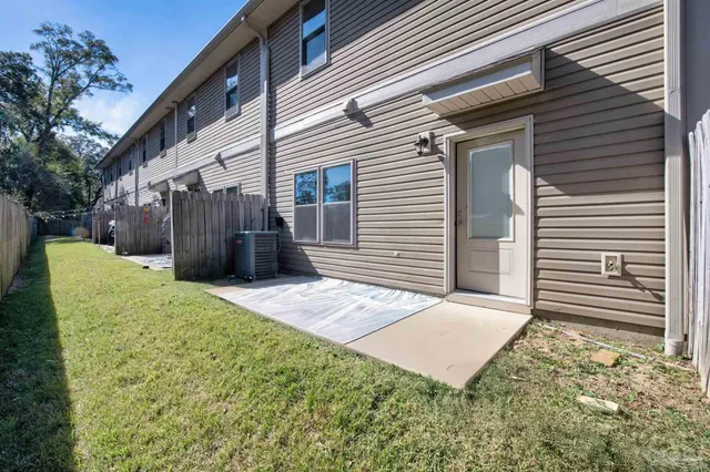 $2,200 | 3514 Mossy Oak Villas Circle, Pensacola, FL 32514