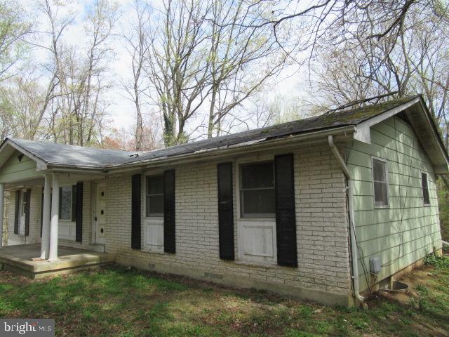 8049 Chestnut Grove Road Frederick, MD 21701 - Photo 4 of 35 Front view