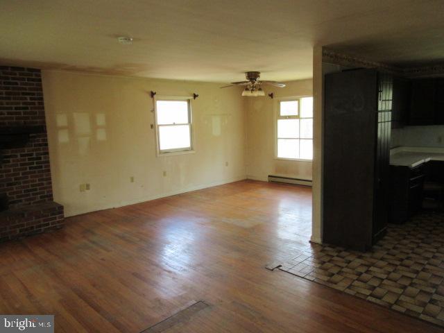 8049 Chestnut Grove Road Frederick, MD 21701 - Photo 8 of 35 Dining room