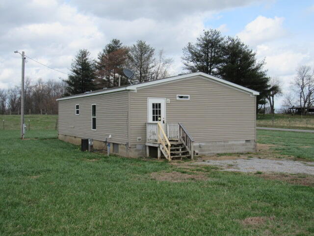 1011 Ed Padgett Road Waynesburg, KY 40489 - Photo 6 of 28 IMG_1737