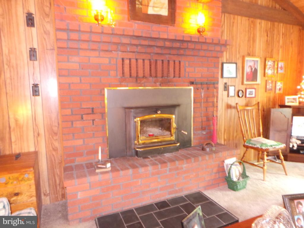 1373 Audubon Road Hedgesville, WV 25427 - Photo 9 of 30 Living Room