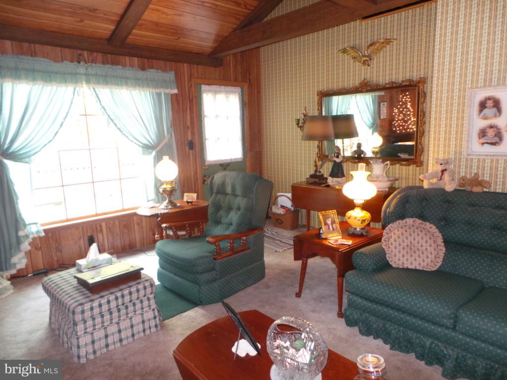 1373 Audubon Road Hedgesville, WV 25427 - Photo 10 of 30 Living Room
