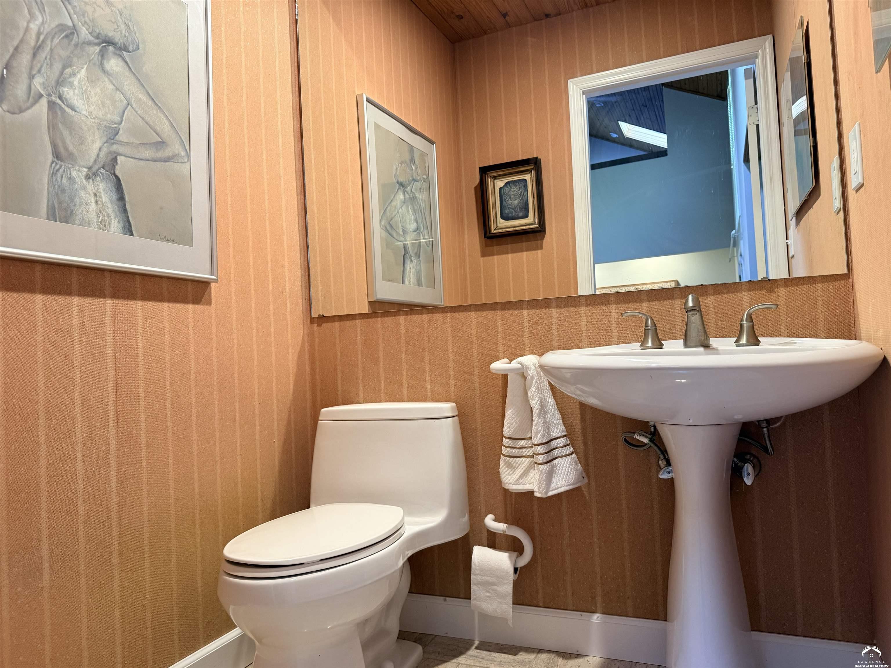 917 East 1264th Road Lawrence, KS 66047 - Photo 11 of 80