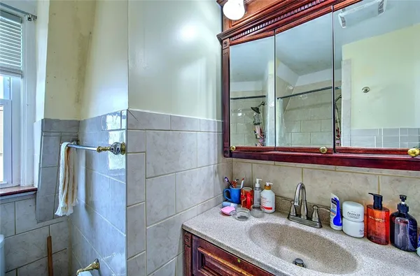 $395,000 | 370 Thayer Street, Unit 6, Providence, RI 02906