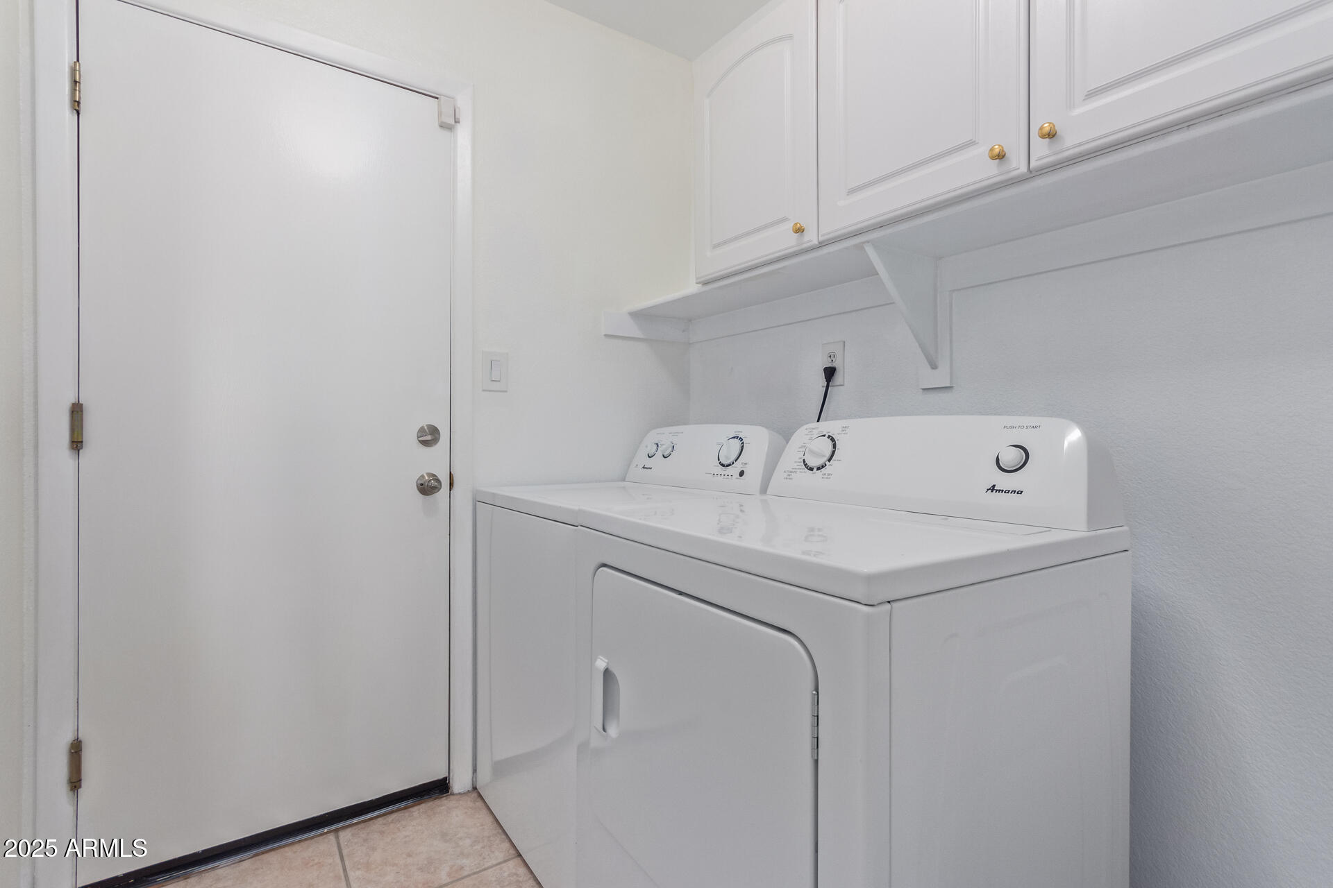 208 East Devon Drive Gilbert, AZ 85296 - Photo 30 of 37 a utility room with dryer and washer