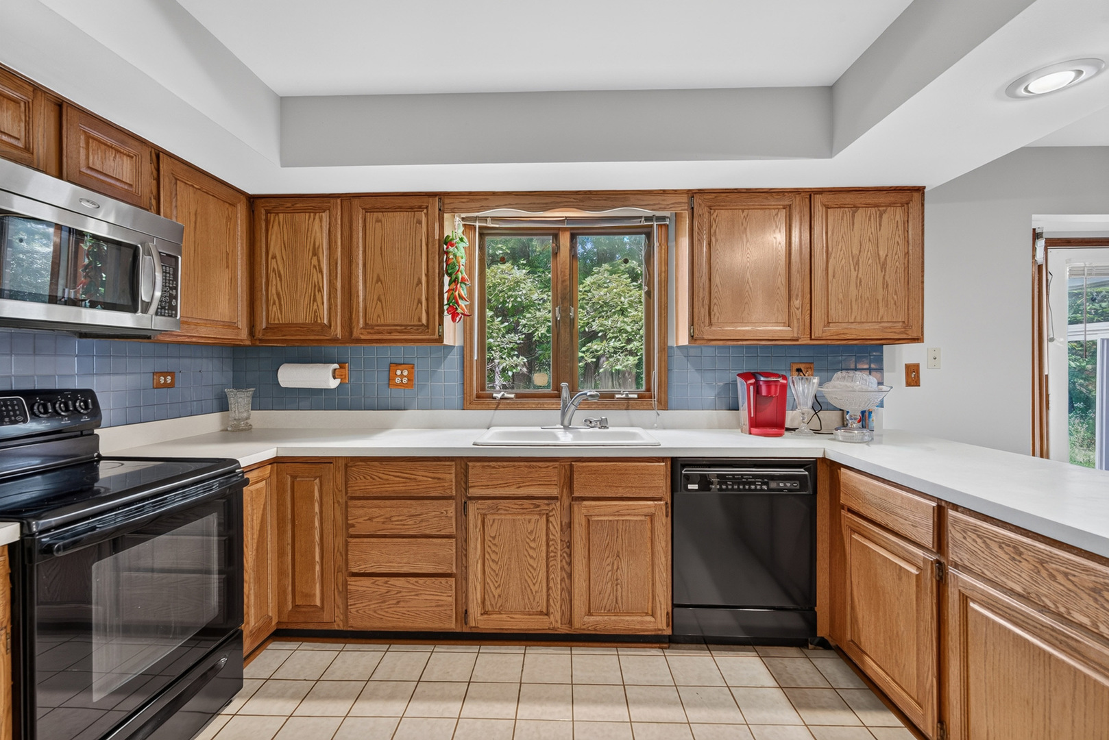 570 Ellsworth Avenue Addison, IL 60101 - Photo 7 of 31