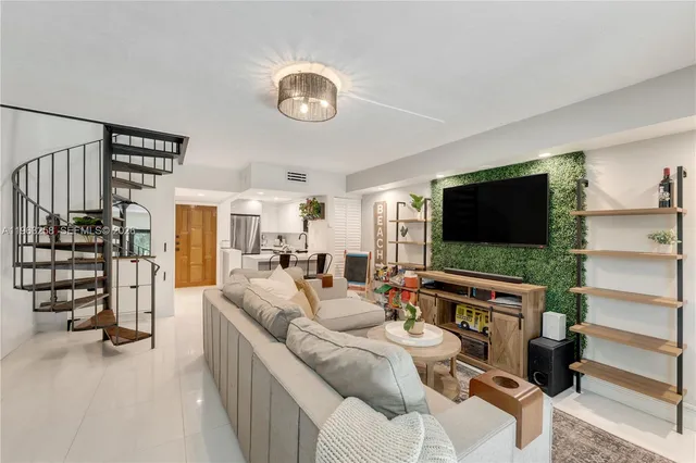 $760,000 | 3214 West Trade Avenue, Unit III5, Miami, FL 33133