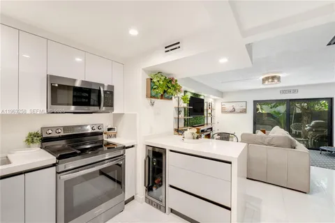 $760,000 | 3214 West Trade Avenue, Unit III5, Miami, FL 33133