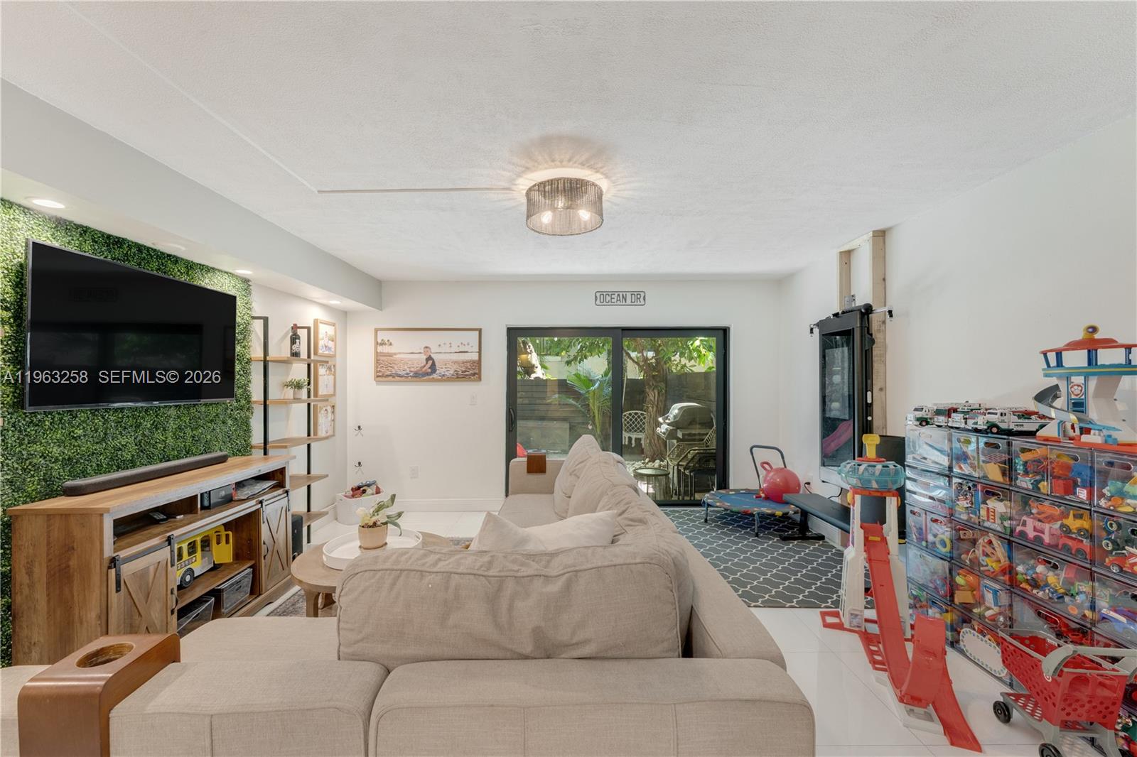 3214 West Trade Avenue, Unit III5 Miami, FL 33133 - Photo 4 of 19