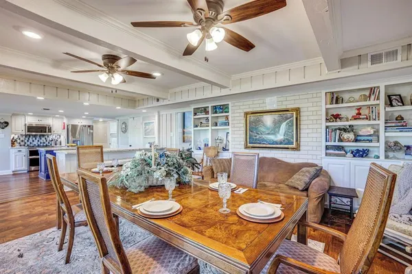 $2,250,000 | 601 East Collard Street, Madisonville, TX 77864