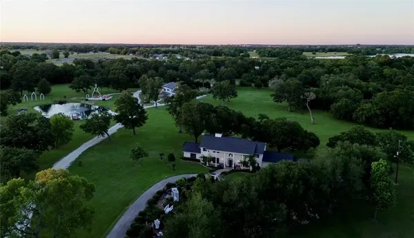 $2,250,000 | 601 East Collard Street, Madisonville, TX 77864
