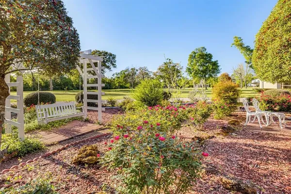 $2,250,000 | 601 East Collard Street, Madisonville, TX 77864
