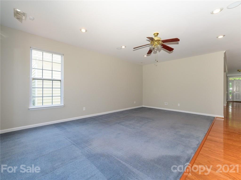 955 Platinum Drive Fort Mill, SC 29708 - Photo 21 of 37 an empty room with a window and a ceiling fan