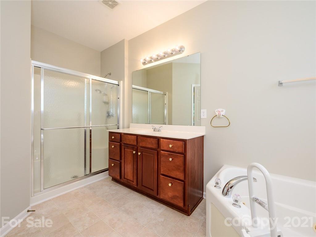 955 Platinum Drive Fort Mill, SC 29708 - Photo 26 of 37 a bathroom with a sink double vanity and a mirror