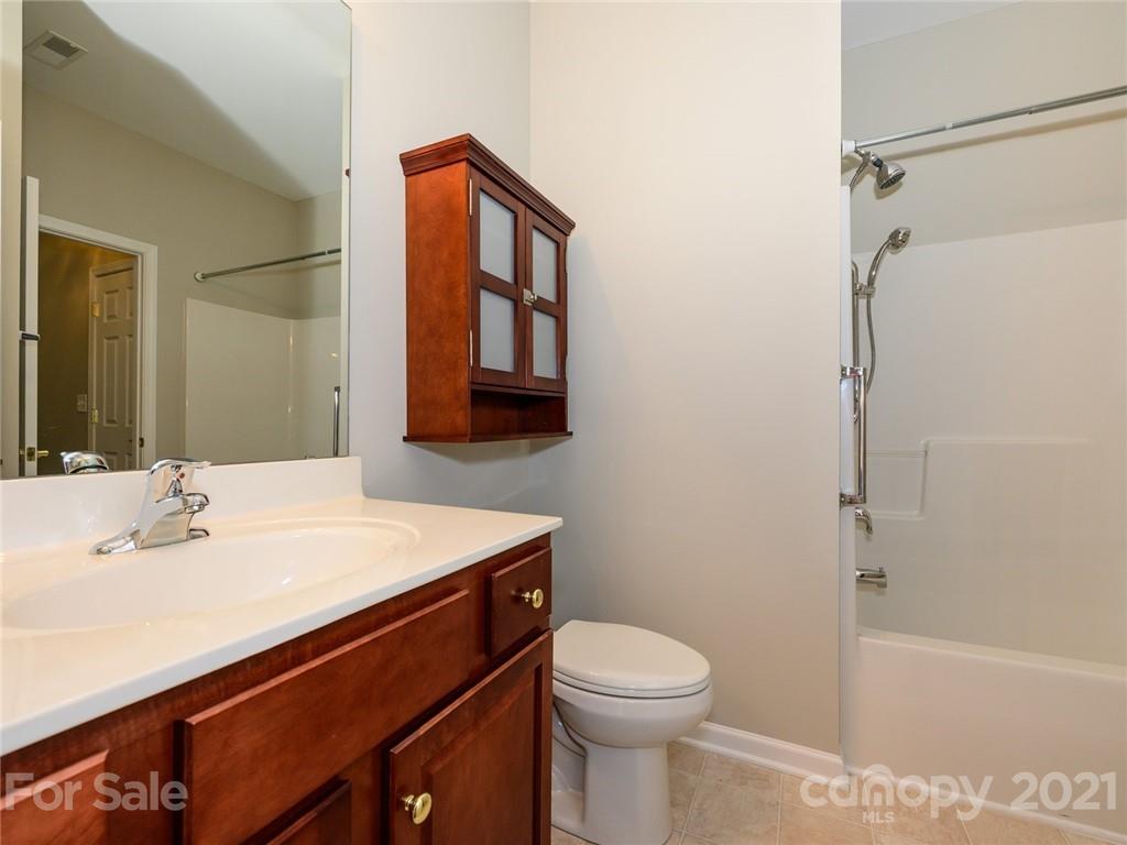 955 Platinum Drive Fort Mill, SC 29708 - Photo 29 of 37 a bathroom with a sink a toilet and shower