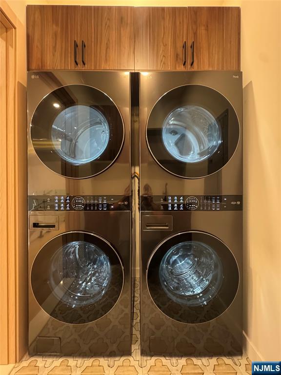 2 Maple Street Englewood Cliffs, NJ 07632 - Photo 28 of 44 a bathroom with a toilet and a sink
