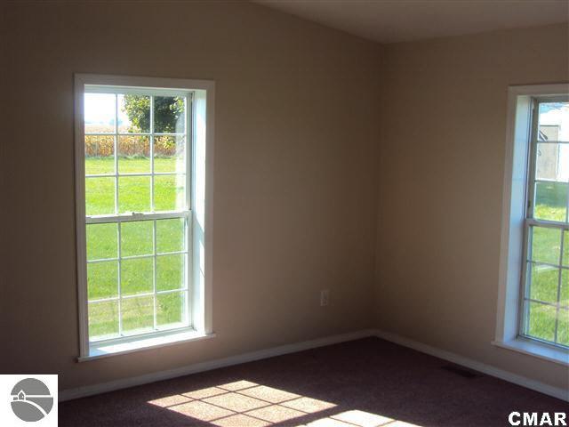 6386 East Blanchard Road Shepherd, MI 48883 - Photo 12 of 17 1769003-11.JPG