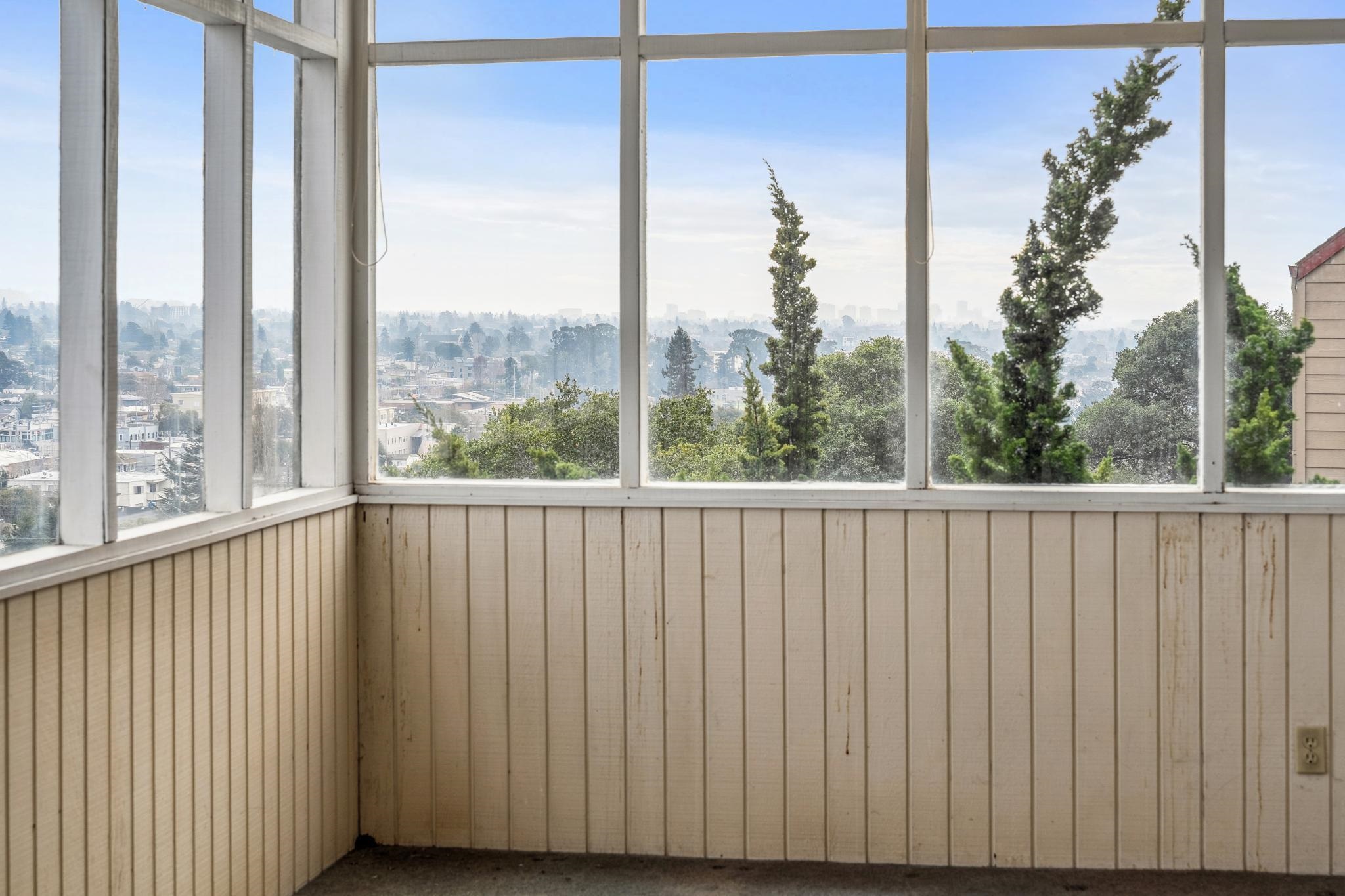 953 Hillside Avenue Albany, CA 94706 - Photo 13 of 48 a view of a balcony