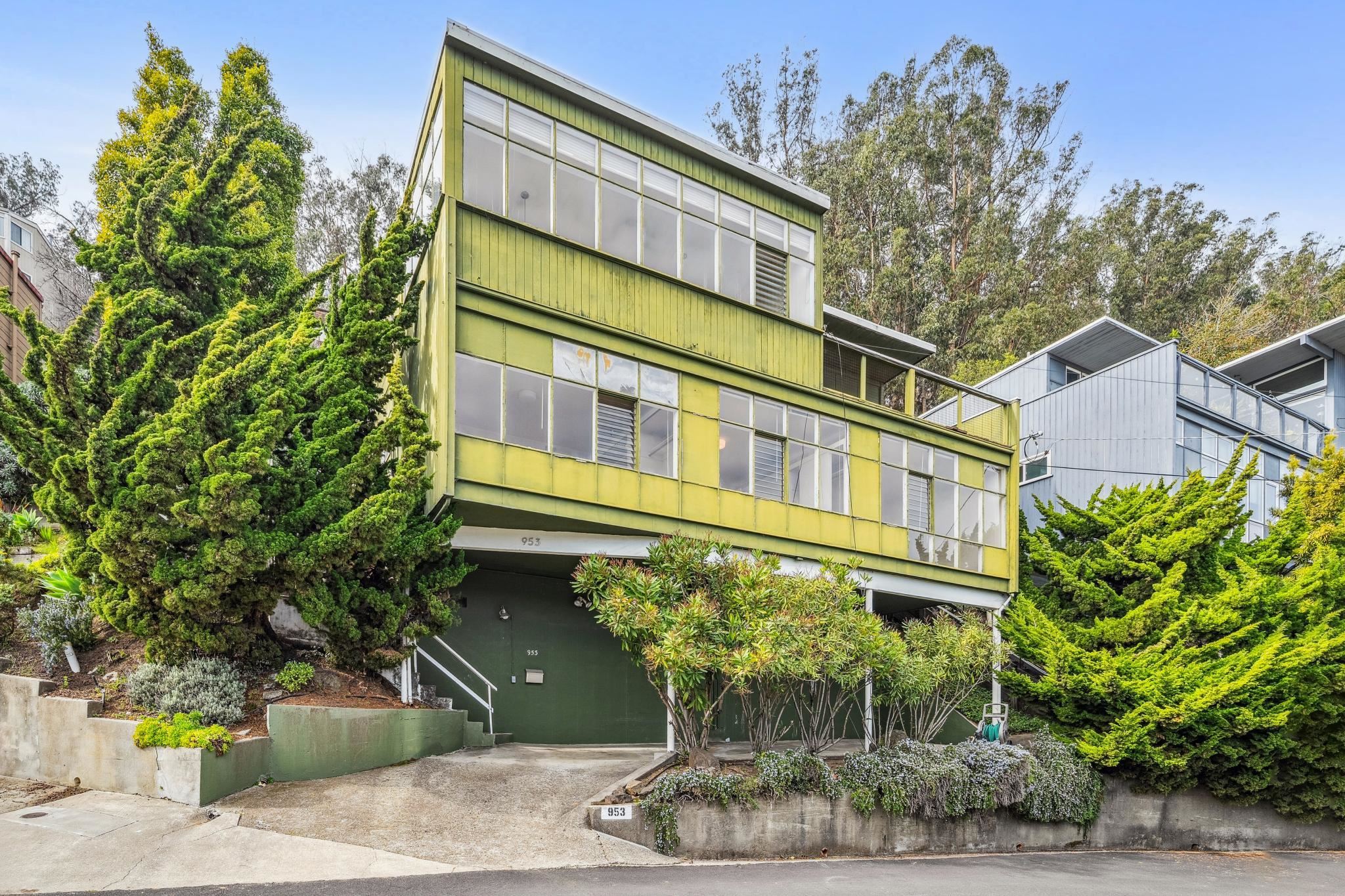 953 Hillside Avenue Albany, CA 94706 - Photo 2 of 48 a front view of a building