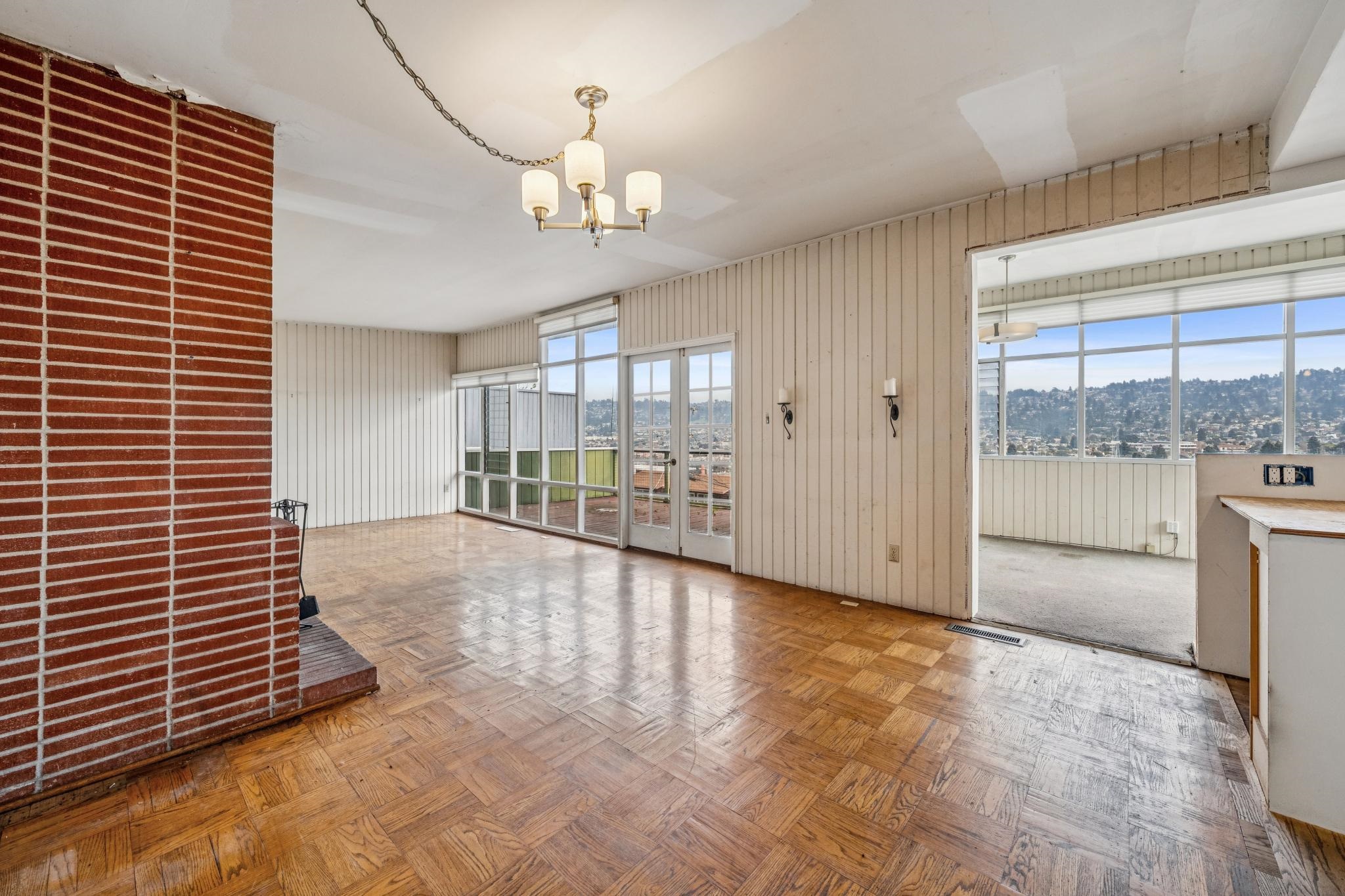 953 Hillside Avenue Albany, CA 94706 - Photo 3 of 48 a view of an empty room with a window