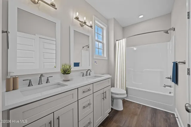 $445,400 | 2014 Brighton Drive, New Bern, NC 28562