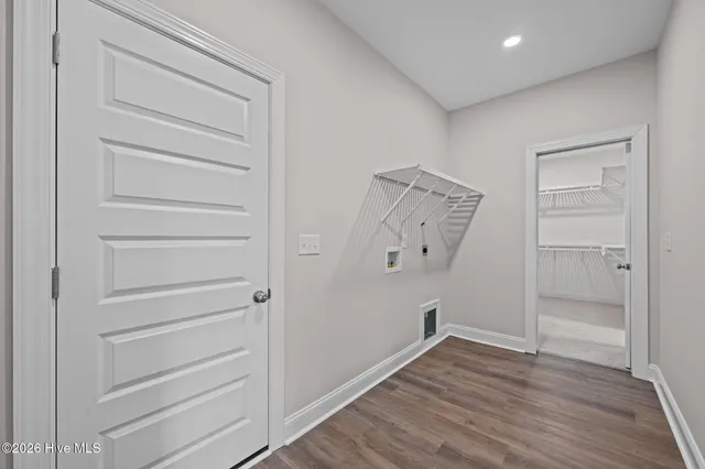 $445,400 | 2014 Brighton Drive, New Bern, NC 28562