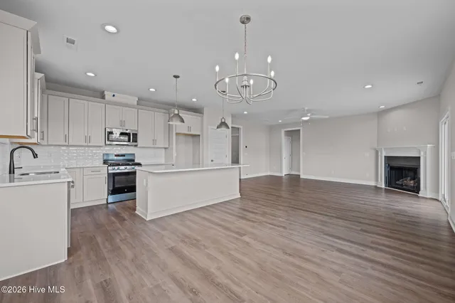 $445,400 | 2014 Brighton Drive, New Bern, NC 28562