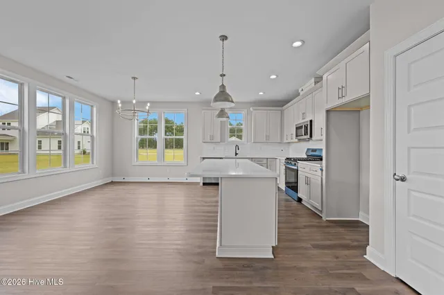 $445,400 | 2014 Brighton Drive, New Bern, NC 28562