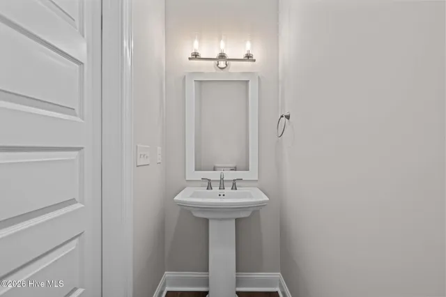 $445,400 | 2014 Brighton Drive, New Bern, NC 28562