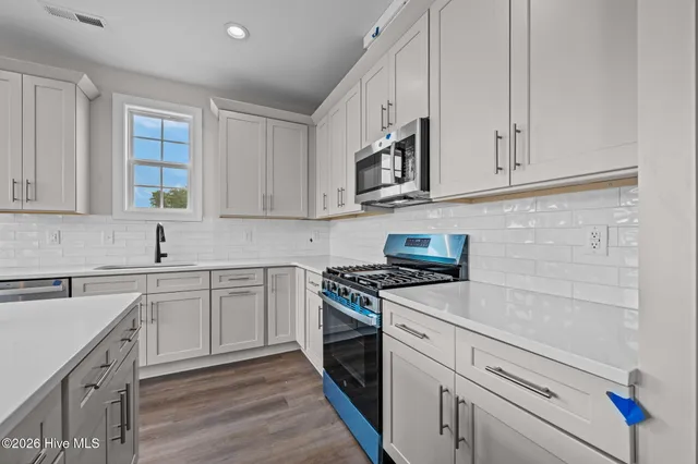 $445,400 | 2014 Brighton Drive, New Bern, NC 28562