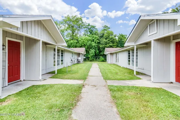 $217,000 | 606 Yvonne Street, New Iberia, LA 70560