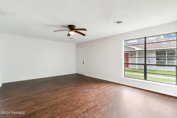 $217,000 | 606 Yvonne Street, New Iberia, LA 70560
