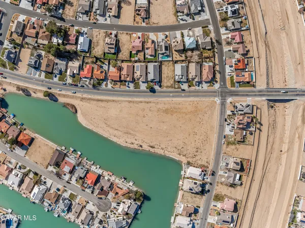 $799,500 | 465-2 Silver Lakes Parkway, Helendale, CA 92342