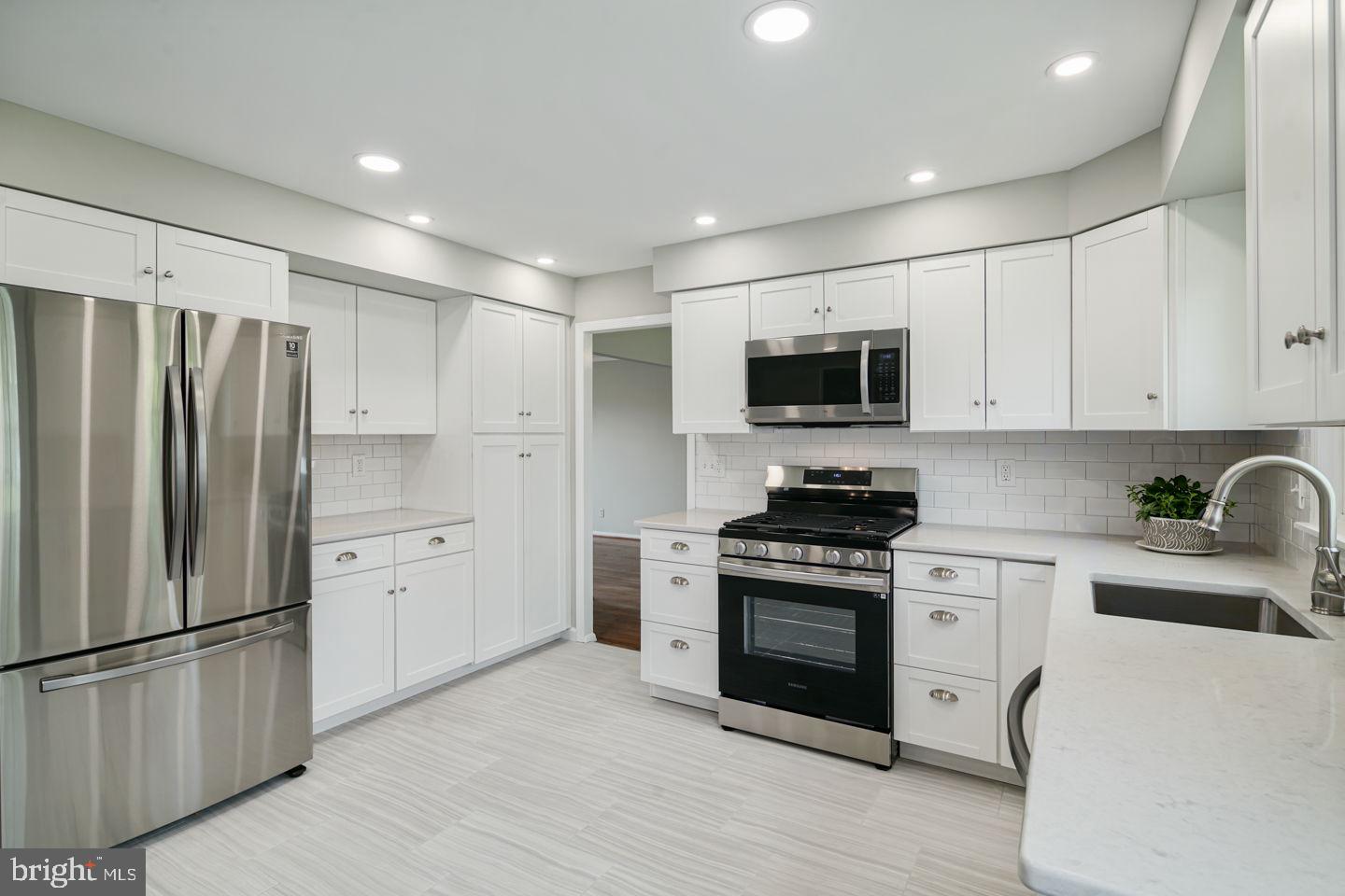813 Cotswold Road Somerdale, NJ 08083 - Photo 8 of 30 Gallery Image 8