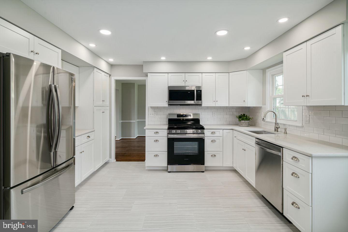 813 Cotswold Road Somerdale, NJ 08083 - Photo 10 of 30 Gallery Image 10