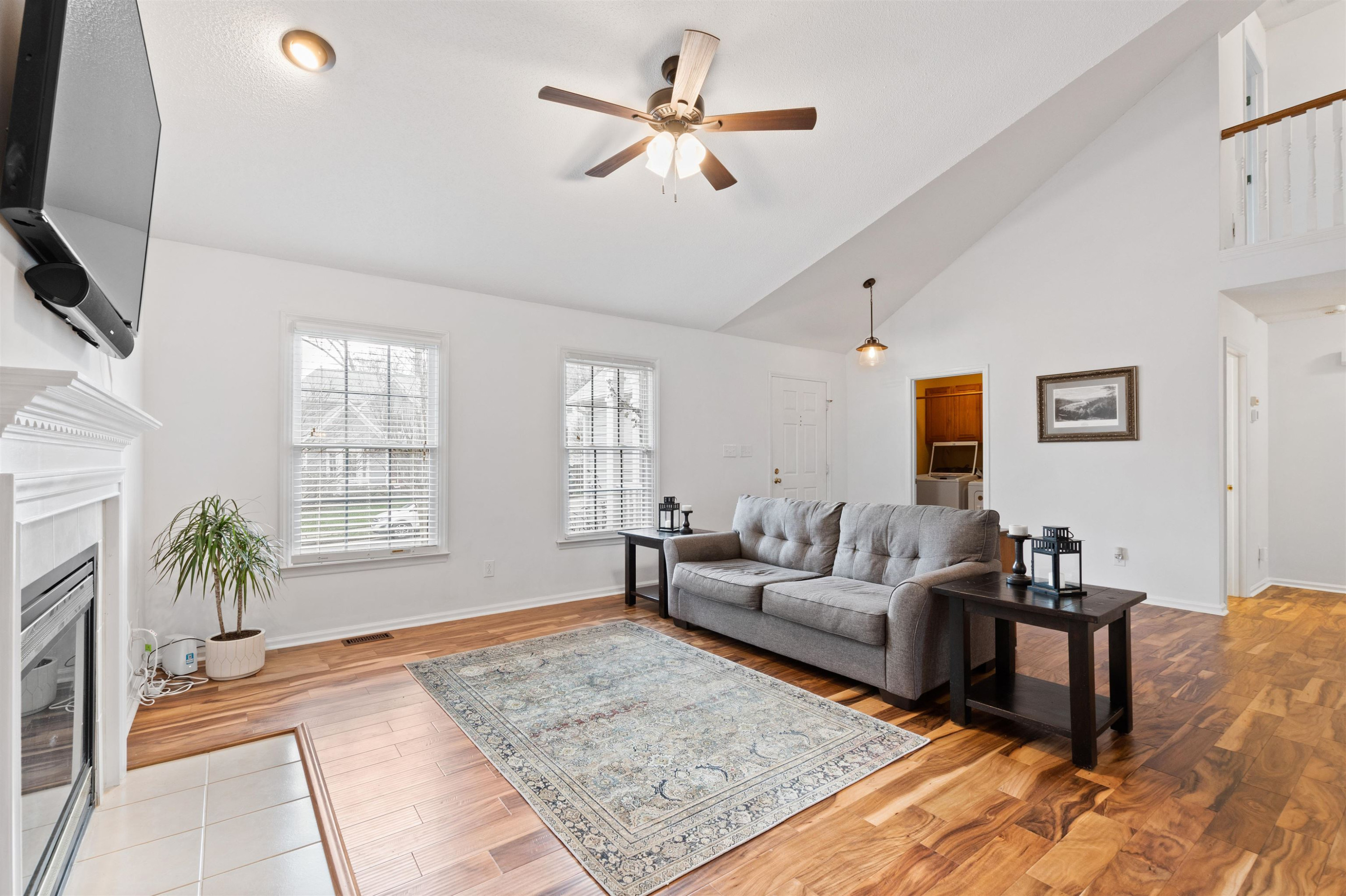 7908 Verona Place Raleigh, NC 27613 - Photo 12 of 40 Living Room