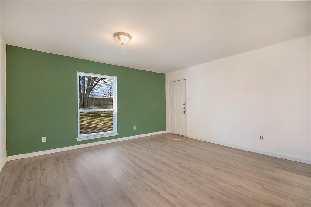 2425 Avis Street Mesquite, TX 75149 - Photo 11 of 21