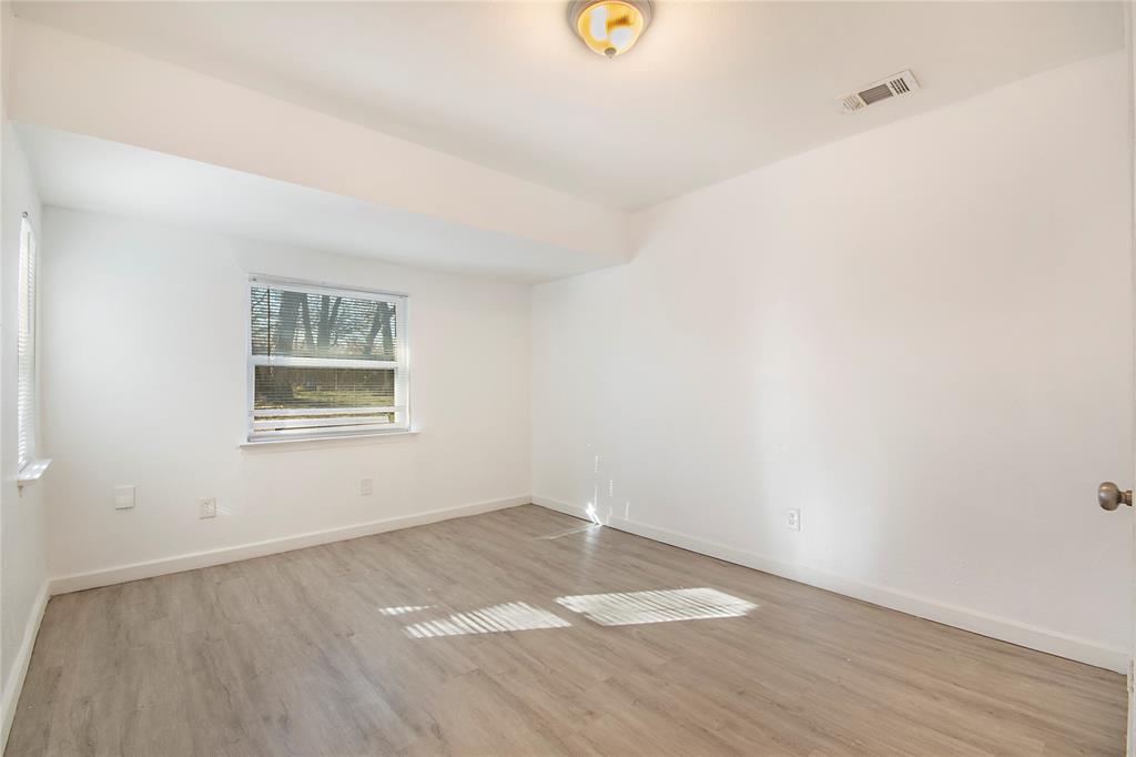 2425 Avis Street Mesquite, TX 75149 - Photo 14 of 21