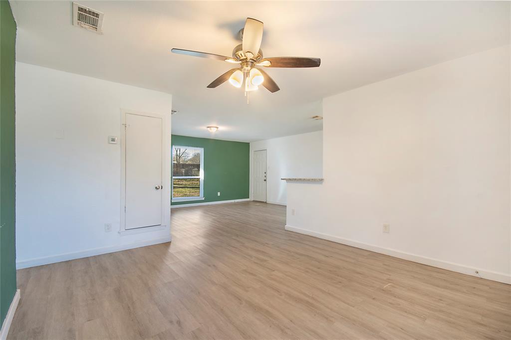 2425 Avis Street Mesquite, TX 75149 - Photo 3 of 21