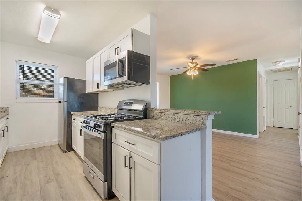 2425 Avis Street Mesquite, TX 75149 - Photo 8 of 21