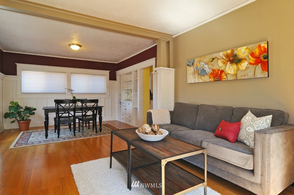 812 Northeast 86th Street Seattle, WA 98115 - Photo 5 of 17