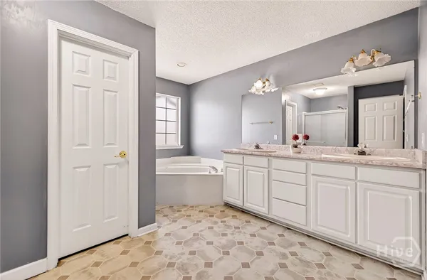 $2,250 | 126 Hopeland Drive, Savannah, GA 31419